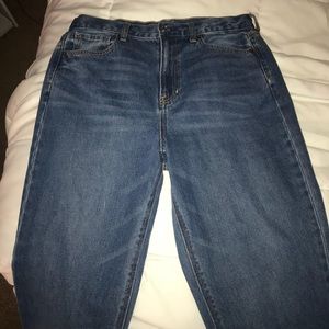 American Eagle mom jean
